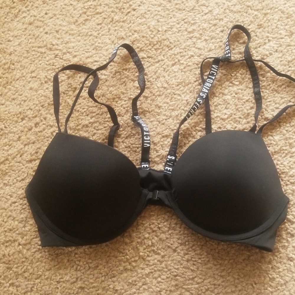 Black Victoria's Secret bra